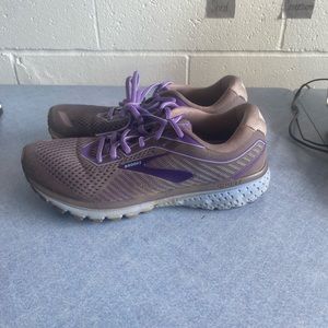 Brook Running Shoes - Ghost 12